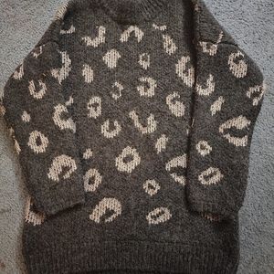 Leopard print sweater, L